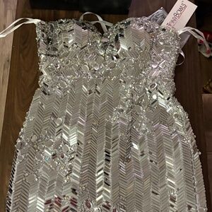 Tony Bowls Mirrored Silver Dress size 6